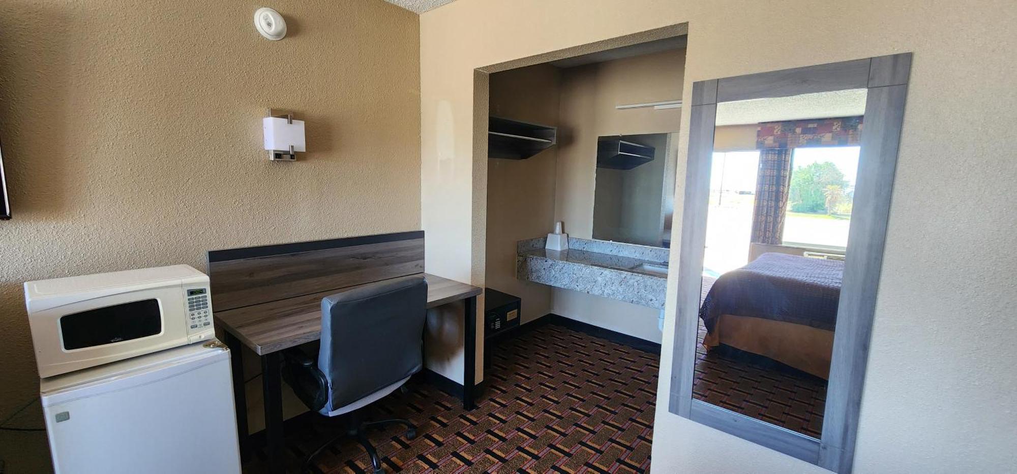Super 7 Inn Midland Exterior foto